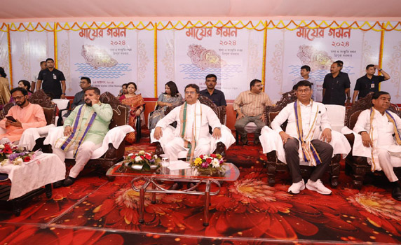 CM Dr. Manik Saha and other guests during Puja Carnival in Agartala